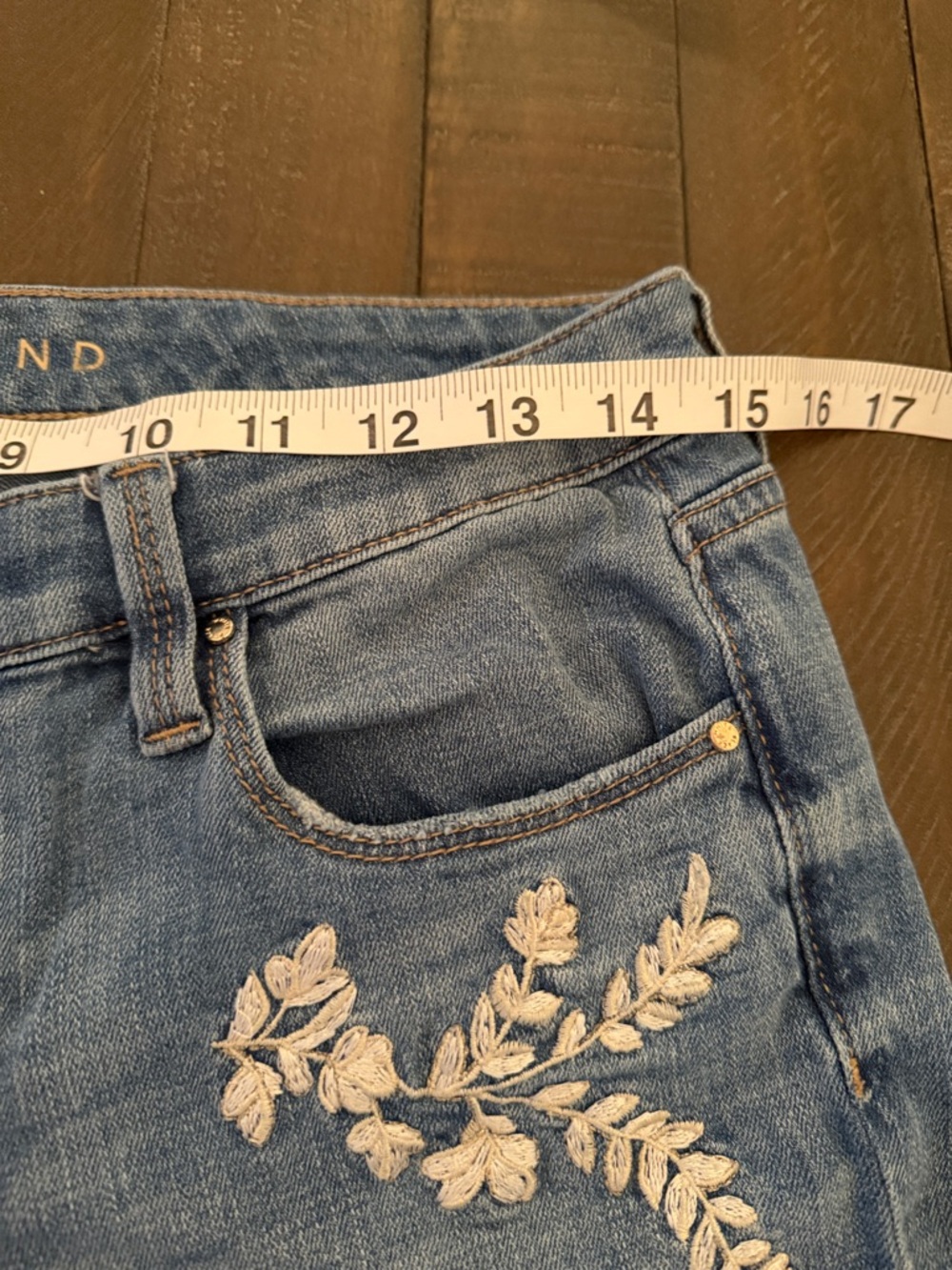 White House Black Market  Girlfriend Jeans with Cream Floral Appliqué - Picture 6 of 8